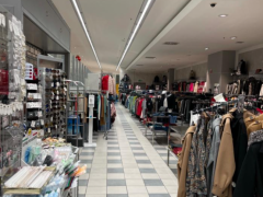 低价低价服装店在Alessandria 购物中心内326平转