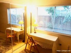 13 x 10尺通风采光极佳, 温暖舒适的高级房间出租. 附