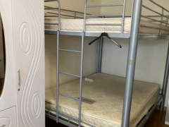 crimee还有一个下铺出租，家里环境好找长期居住干净的男士