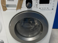 三星 洗衣机，带烘干功能。原价650欧。