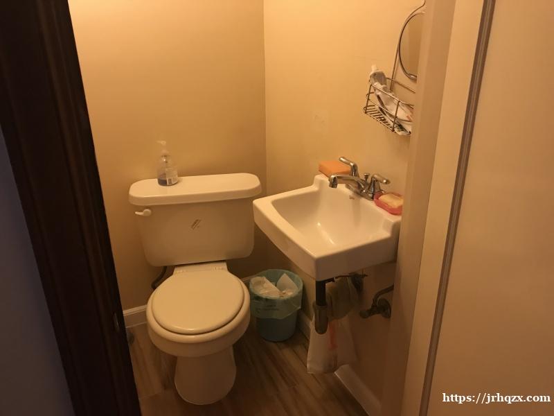 旧金山日落区- 2楼附家俱的房间有2间出租 旧金山日落区- 2楼附家俱的房间有2间出租