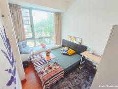 波东巴西 地铁站附近 带大飘窗 有泳池健身房 可住一人 空房