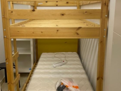 米兰市中心有一小房间搭铺.价格298