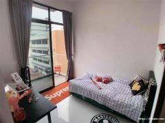 马里士他 近科廷 主人房 1600带阳台 只有一个女生室友