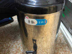 米兰二手 奶茶保温桶x2个 现价 25€