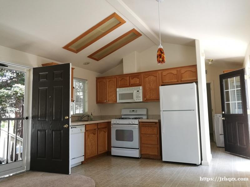 东湾Walnut Creek核桃溪边500尺独立屋1b1b招 东湾Walnut Creek核桃溪边500尺独立屋1b1b招