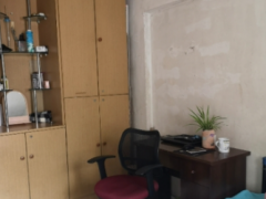 义顺大牌118 女搭房(主人房) 3人1房 没有冷气 $35