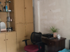 义顺大牌118 女搭房(主人房) 3人1房 没有冷气 $35