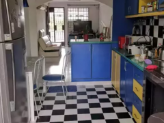 勿洛地铁站走路5分钟 3人间女性 每人$400 环境优美人少