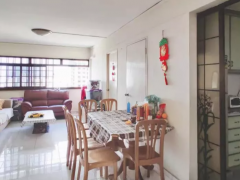 普通房带窗户靠近大巴窑布莱德地铁站四月入住