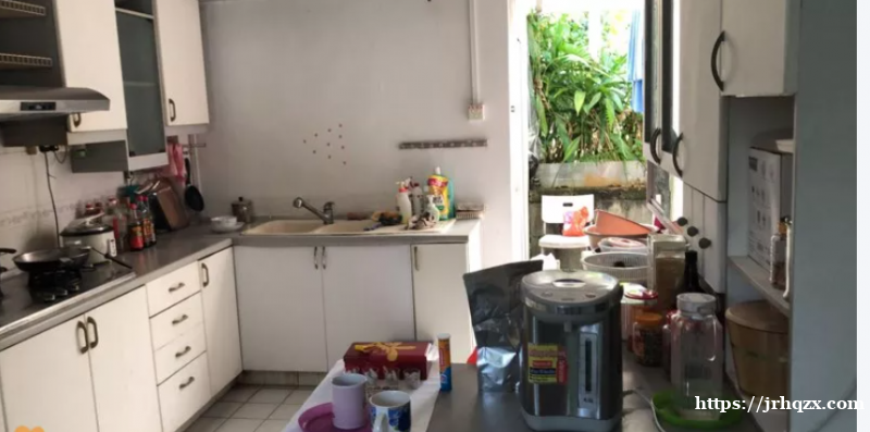 玛丽蒙、汤申路地铁站附近碧山附近私人洋房主人房一人950,二 玛丽蒙、汤申路地铁站附近碧山附近私人洋房主人房一人950,二