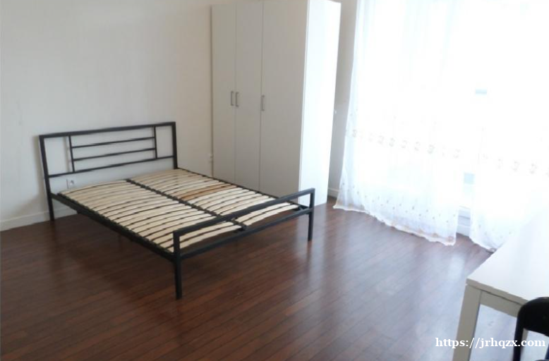 离13区华人区5分钟 - 新STUDIO30平中央供暖家具齐 离13区华人区5分钟 - 新STUDIO30平中央供暖家具齐