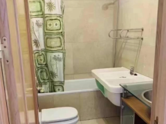 马德里汽车南站精装修大房间+独卫出租 租金550