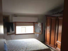 oste近教堂两房一厅出租。