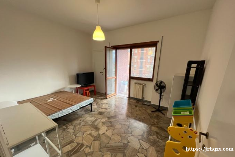 近星期一卖散摊的大ESSELUNGA附近(via grazi 近星期一卖散摊的大ESSELUNGA附近(via grazi