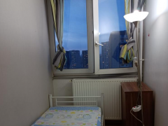 13区地铁旁84座有个独立小房间出租