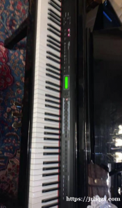 电子钢琴出售原价2500 vx ：dazuoba