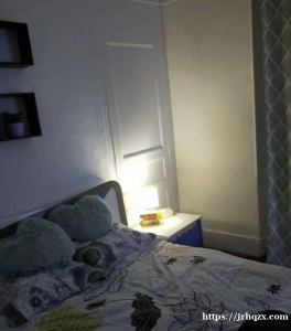 阳光超市附近有一房一厅楼上楼下的转让.房租600.