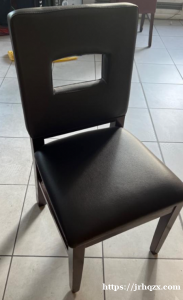 日本餐 用过的椅子 质量绝对好 还有20张 椅子