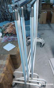 TAVOLA公司出售二手衣架推