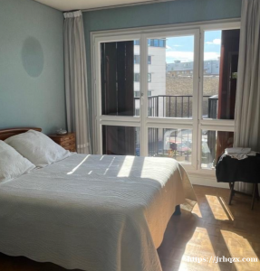 9号线porte saint clous或者 marcel sembat站之间