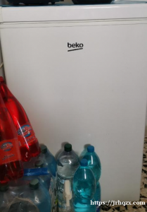 60欧出闲置beko105升小冰柜一台、6成新、需要的上门自取。