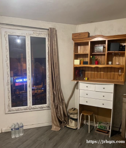 93 我现在有别墅房的一个大间房空着 想出租