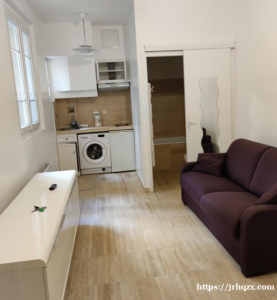 小巴黎8区17区交界，地铁2号线Villiers