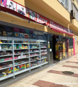 食品百元店转让.马拉加malaga市内近海滩，店面方正门面宽。