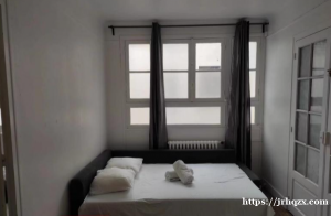 巴黎市11区，rue Oberkampf, 地铁Parmentier（3号线）