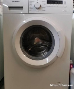 波鸿大学附近，西门子洗衣机，很新，120欧，可帮忙联系搬家公司，