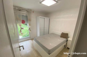 吉房，在92, métro mairie de montrouge, 4号线。