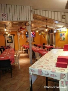 酒吧+厨房+打包送包+有pizza火柴炉