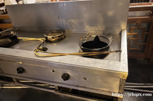 餐馆装修，出售一个两炉一汤的wok炉头，在91区自取。