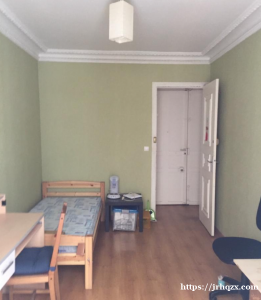 房间招租，所属街区靠近18区mairie治安很好