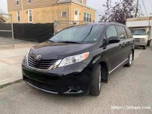 2017年 TOYOTA Sienna LE 車況一級棒