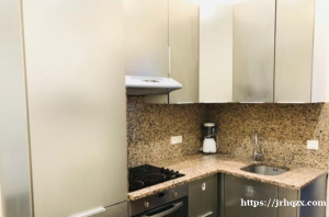 94Vitry，全新装修27平大单间，平层，配家具。交通方便