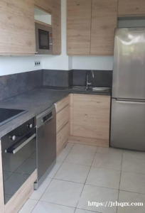 F4，78平方米，2间卧室，1个洗衣房，1个大更衣室，