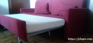 米兰出售红色沙发（带单人床）