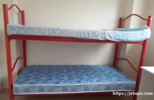 出高低床(床架 两个床垫) 尺寸90*190 床拆和安装都挺方便