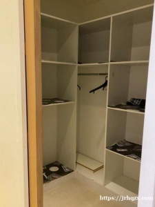 8号线Maisons-alfort les juilliottes地铁站。