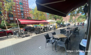 酒吧转让 位于badalona lloreda，地址AV CATALUNYA 48 BAR LA B