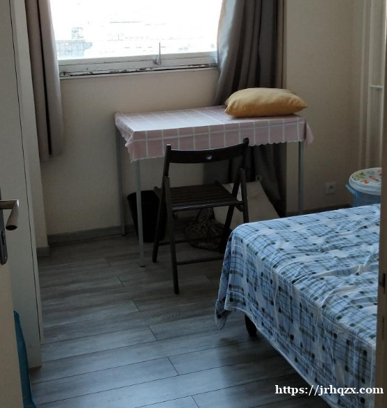 92区 Esplanade de La Defense Courbevoie 套房分租爱干净的女生 92区 Esplanade de La Defense Courbevoie 套房分租爱干净的女生