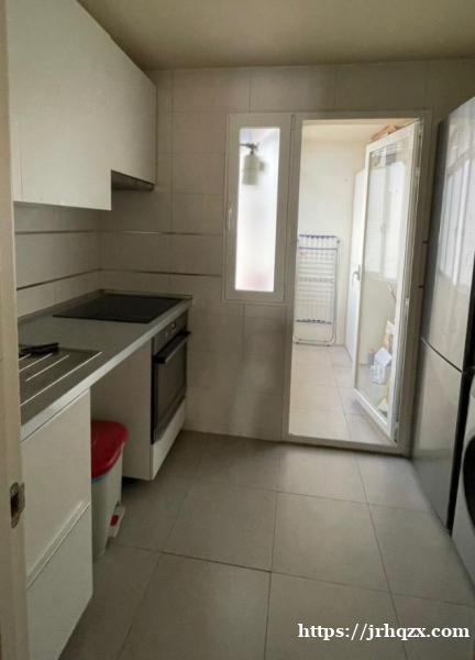 两间大小房间出租 两间大小房间出租