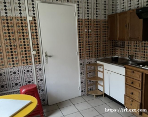 93区La Courneuve 7号线底出租28 m², 离地铁口步行两分钟