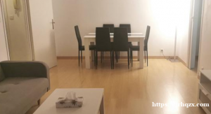 BUSSY ST GEORGES 地铁口一房一厅出租 三楼 有电梯 带阳台 家具