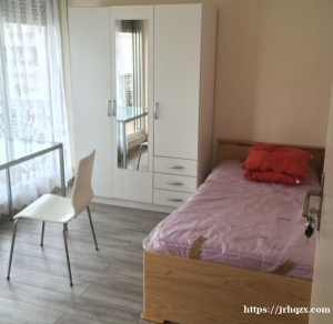 92区 Esplanade de La Defense Courbevoie 套房分租爱干净的女生。