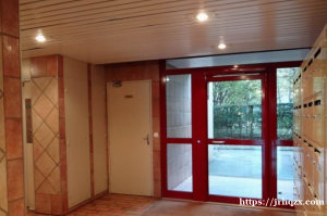 [长租/短租]花园小区新装学生公寓550欧起（9分钟到Nation)