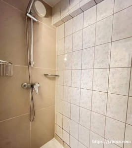 94区小套房20M2出租．正规合同，無中介. 業主直租.500欧元一个月包雜费