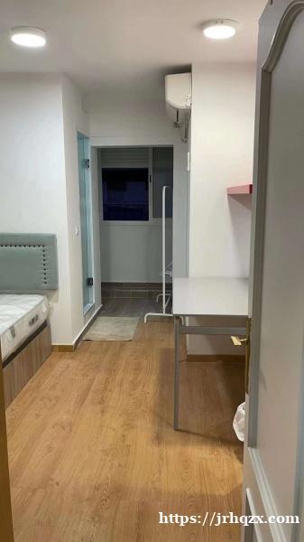 即可入住!小车火站C2/7/8线Entrevia,2套精装修单身公寓+20平方小院子 —-只需支付 即可入住!小车火站C2/7/8线Entrevia,2套精装修单身公寓+20平方小院子 —-只需支付